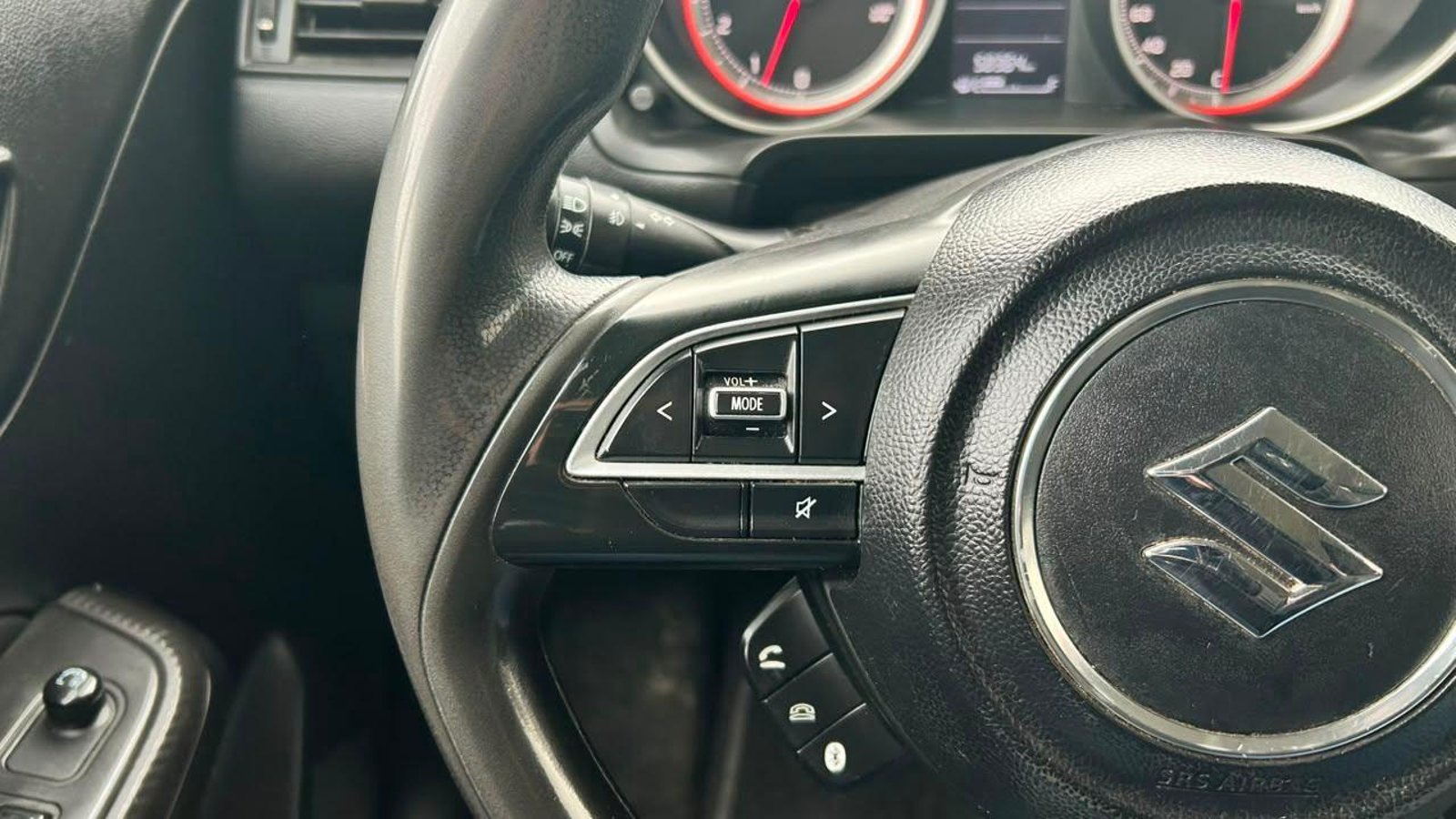 Suzuki SWIFT 2022 - Imagen 13 de 20