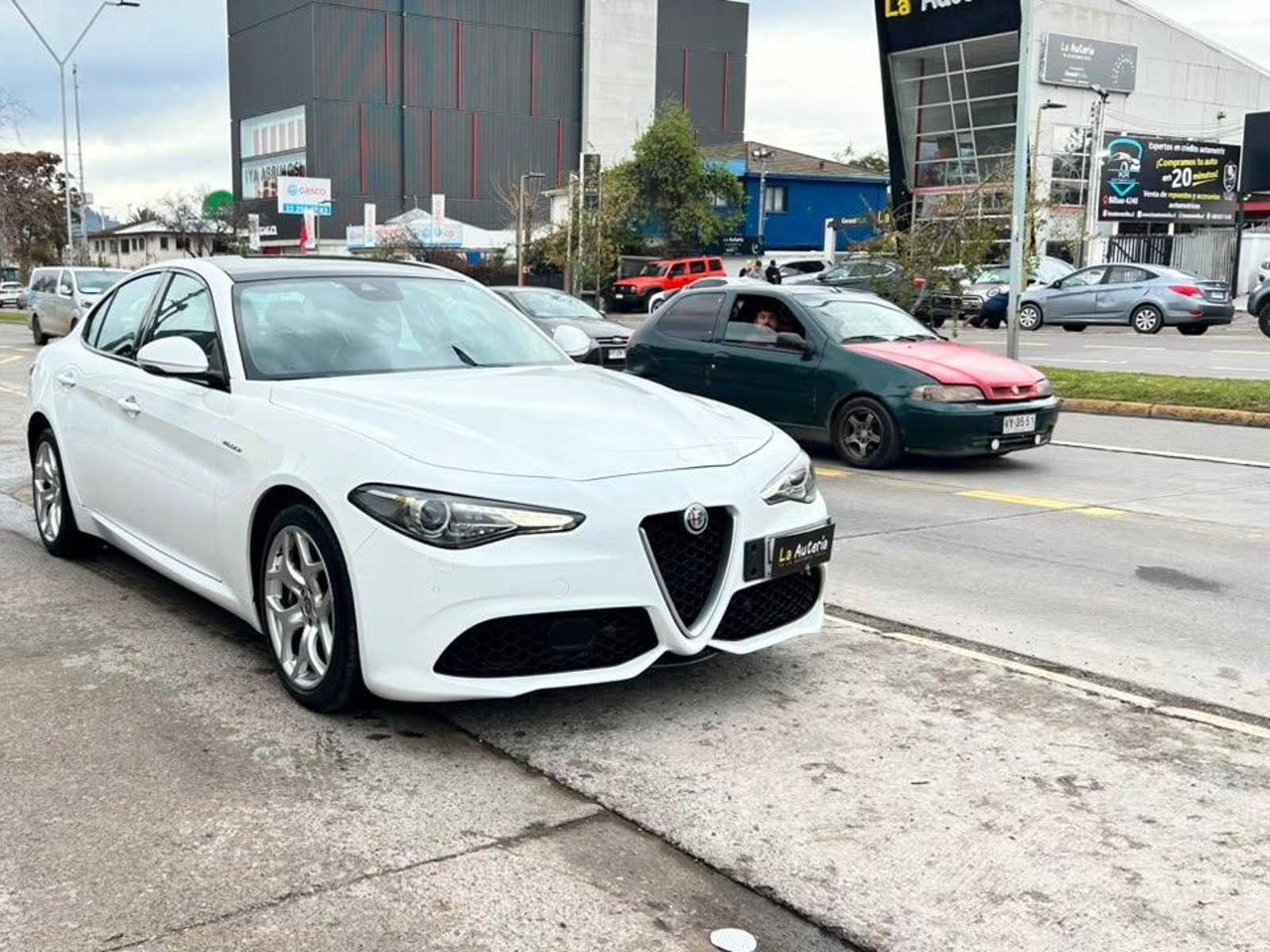 Alfa Romeo Giulia 2020 - Foto 2 de 20