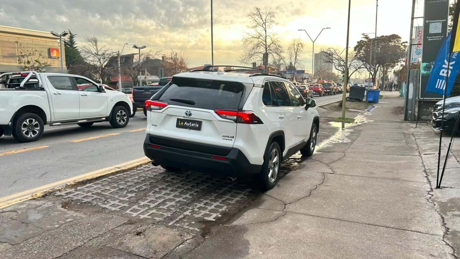 Toyota Rav4 2020 - Imagen 3 de 20