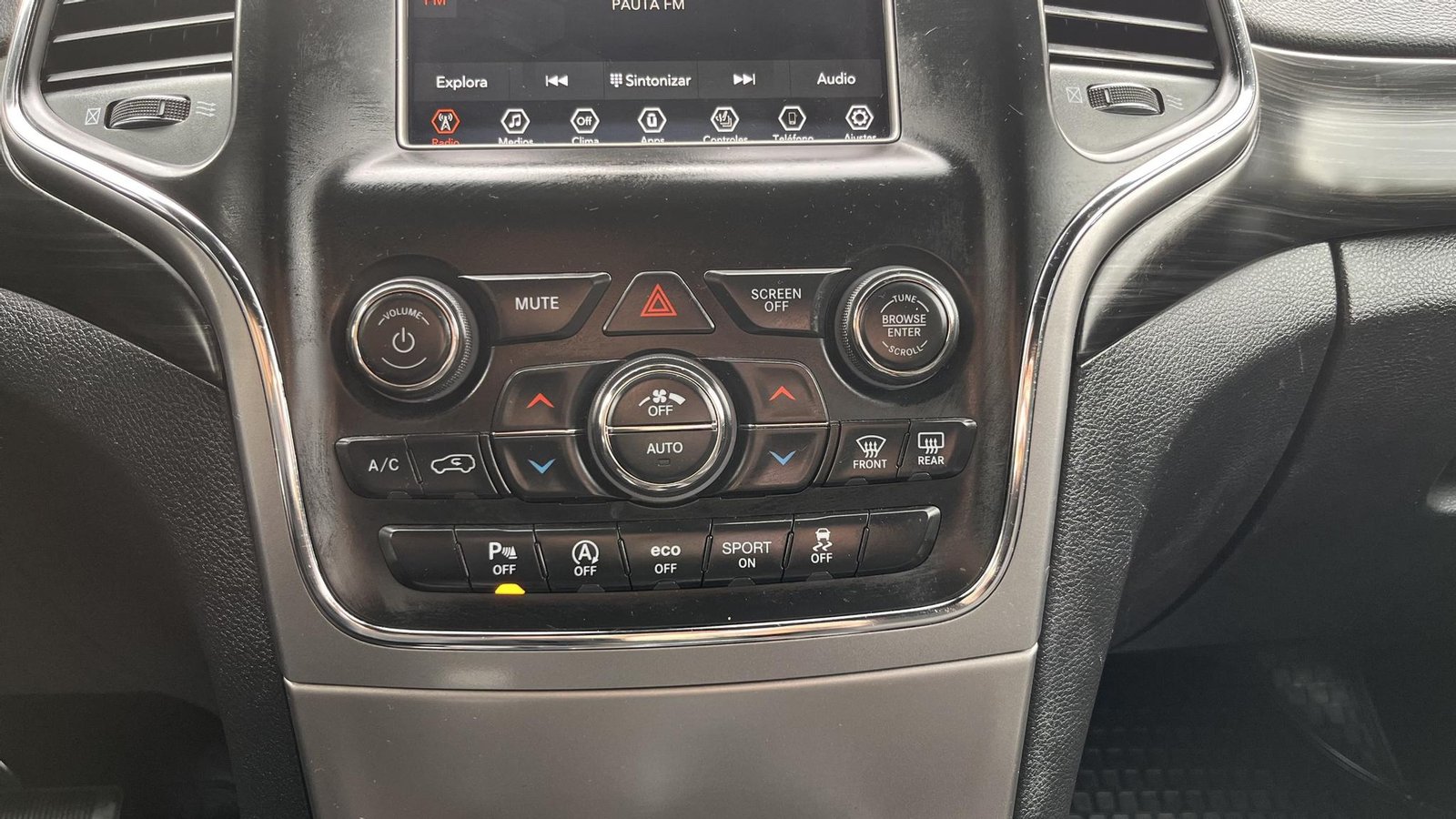Jeep NEW GRAND CHEROKEE LAREDO 3.6 AUT 2021 - Imagen 11 de 15