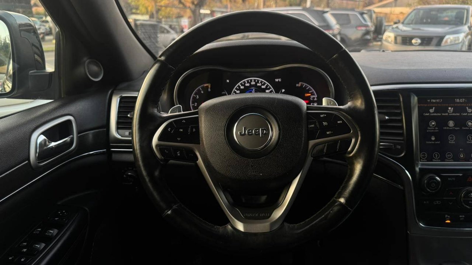 Jeep GRAND CHEROKEE 2019 - Imagen 10 de 20