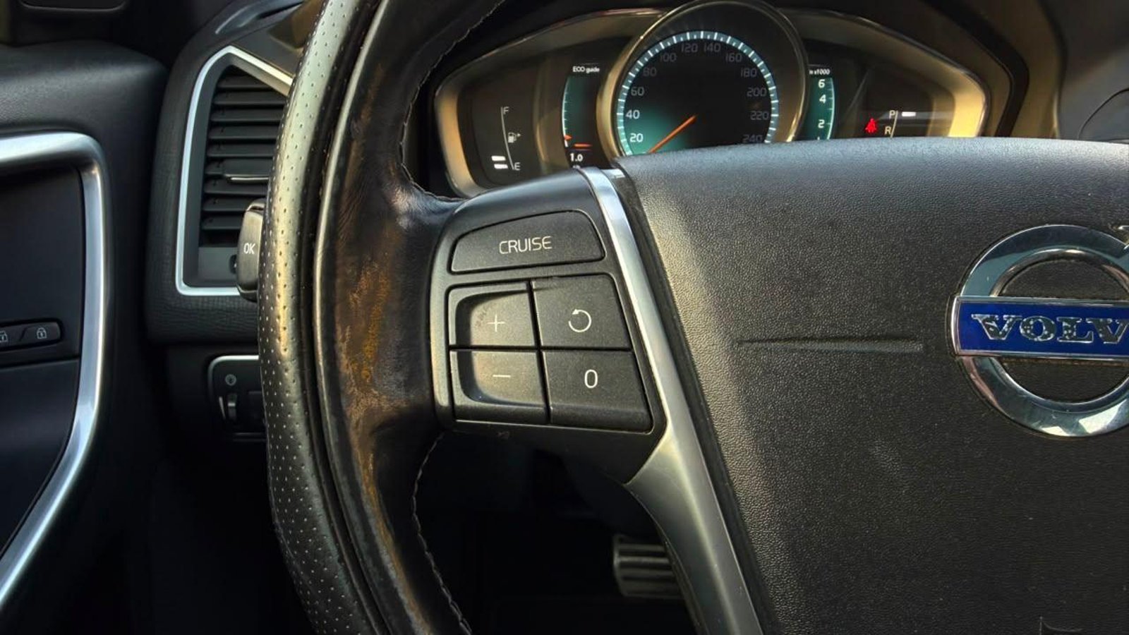 VOLVO XC60 2016 - Imagen 17 de 20