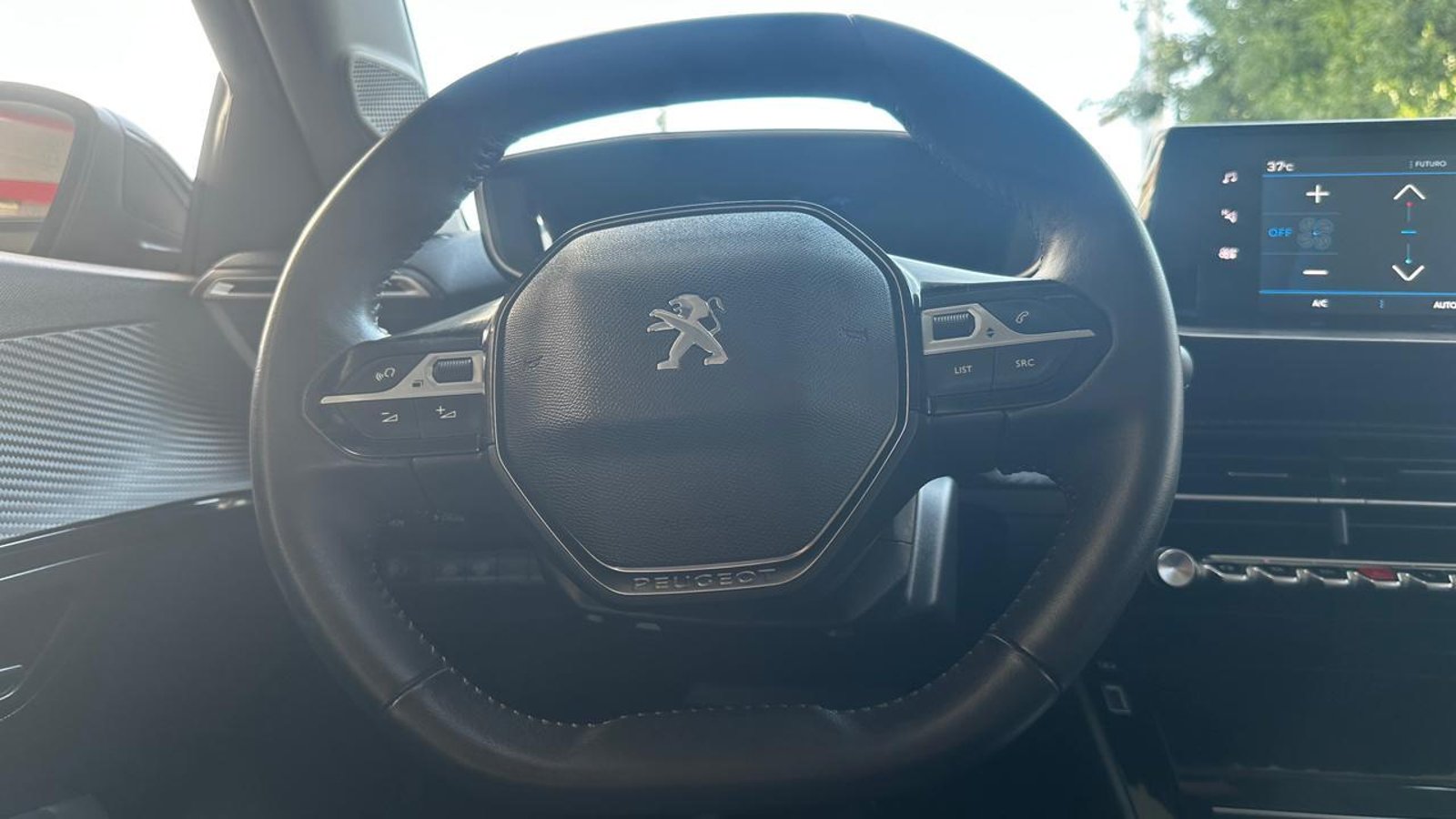 Peugeot 208 2023 - Imagen 9 de 17