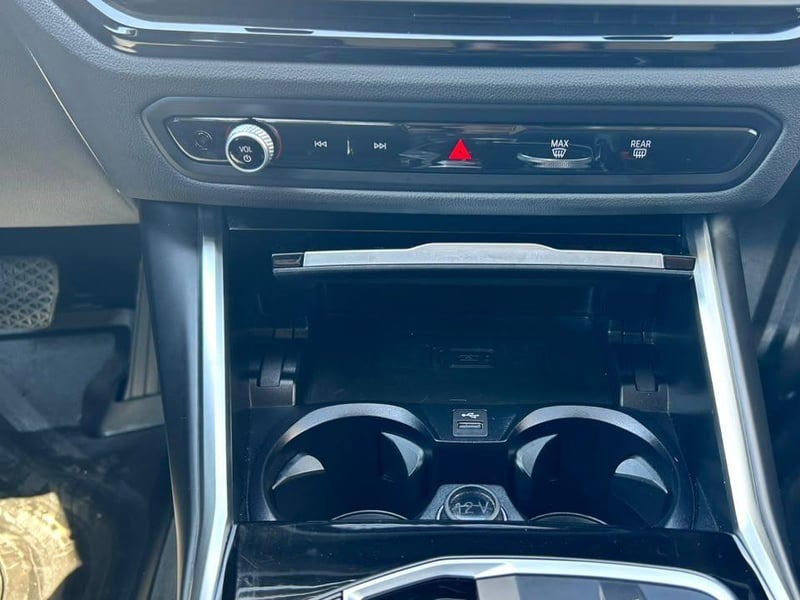 BMW 320I URBAN LCI 2023 - Imagen 15 de 20