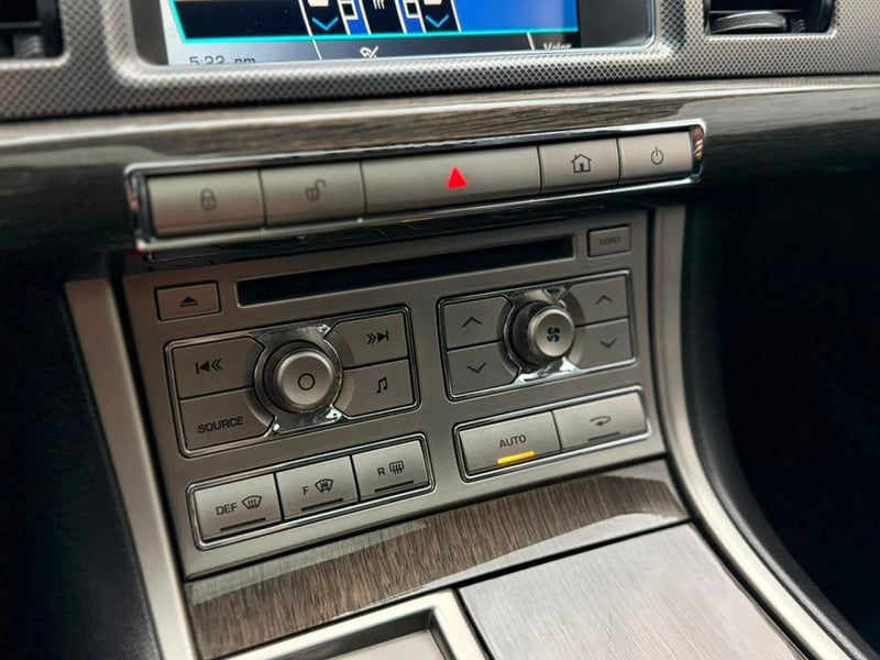 Jaguar XF R 2010 - Imagen 13 de 20