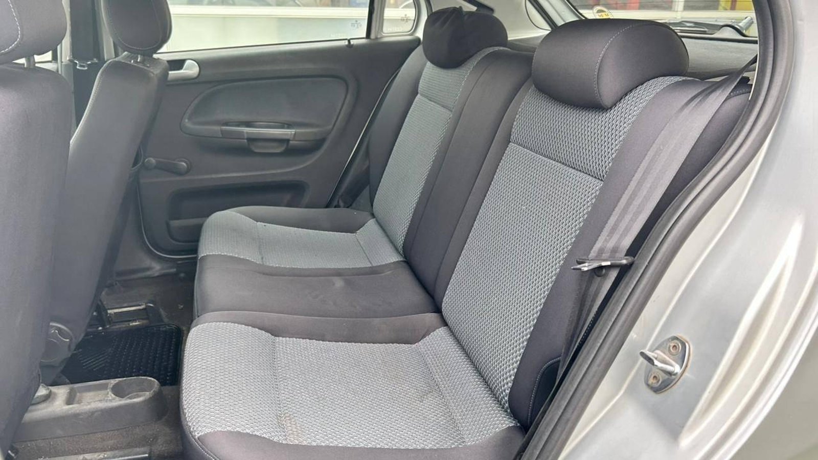 VOLKSWAGEN GOL 2011 - Imagen 6 de 16