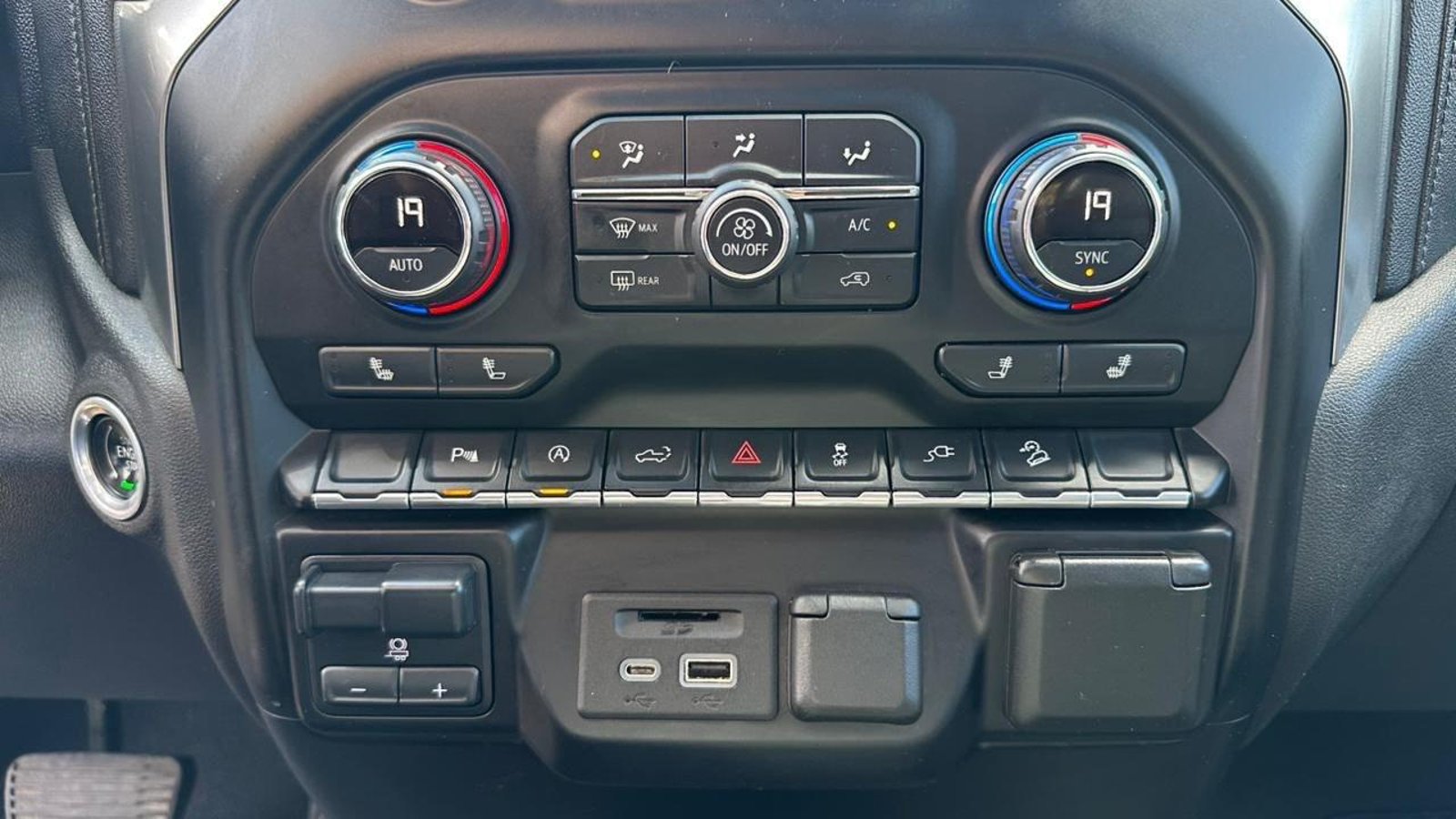 Chevrolet SILVERADO 5.3L DOBLE CAB 4P AT 2021 - Imagen 11 de 20