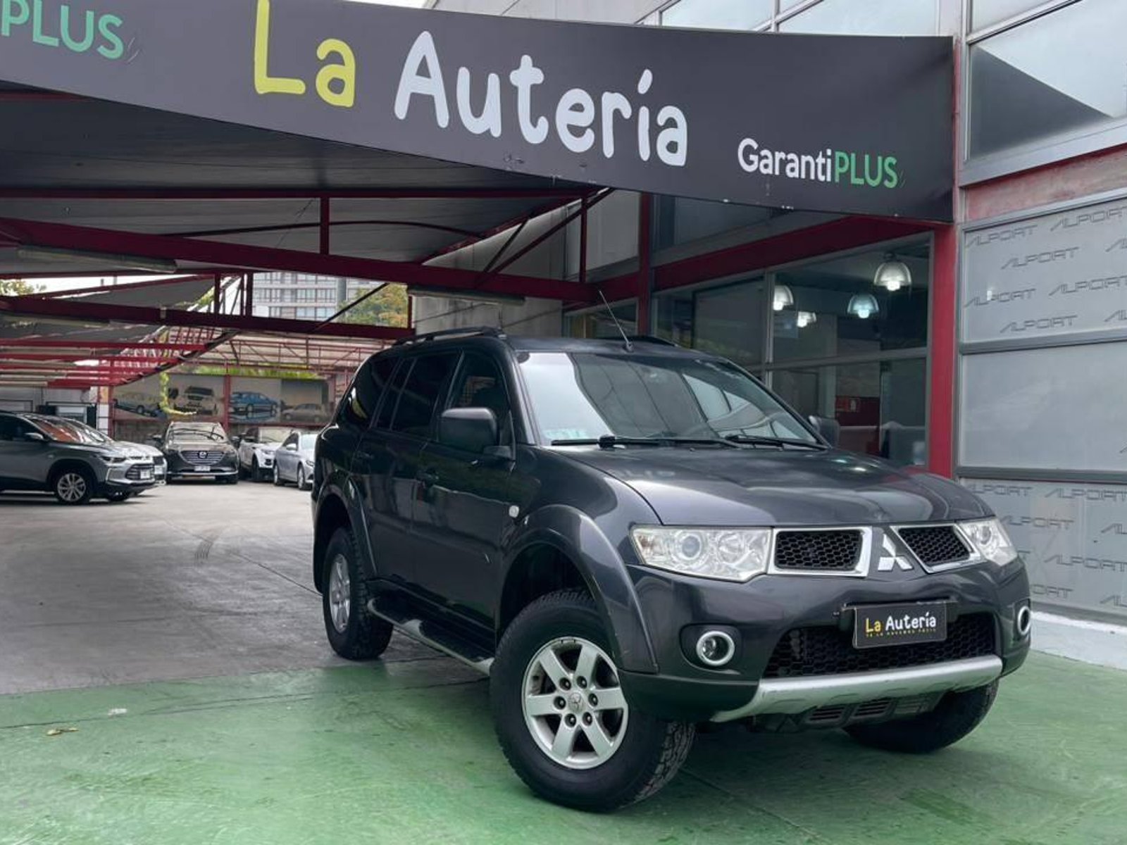 Mitsubishi Montero Sport 2013 - Foto 2 de 14