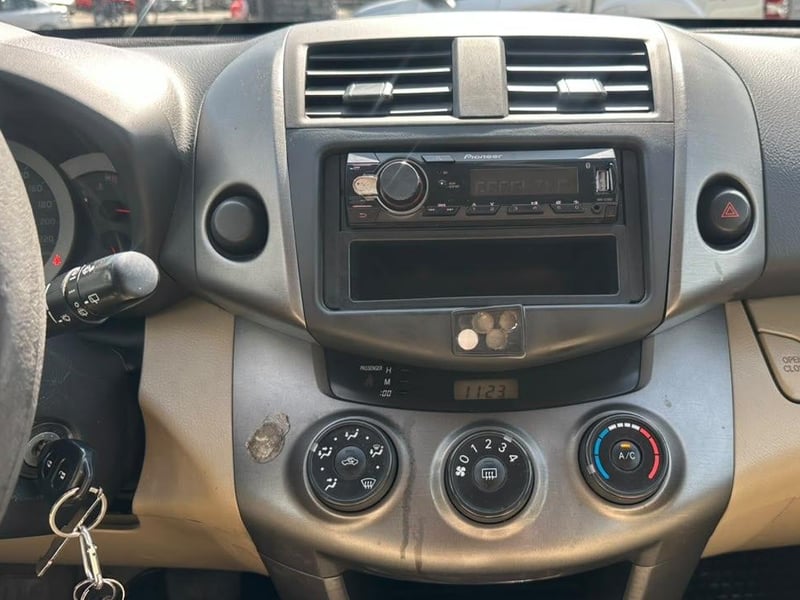 Toyota RAV4 2010 - Imagen 9 de 20