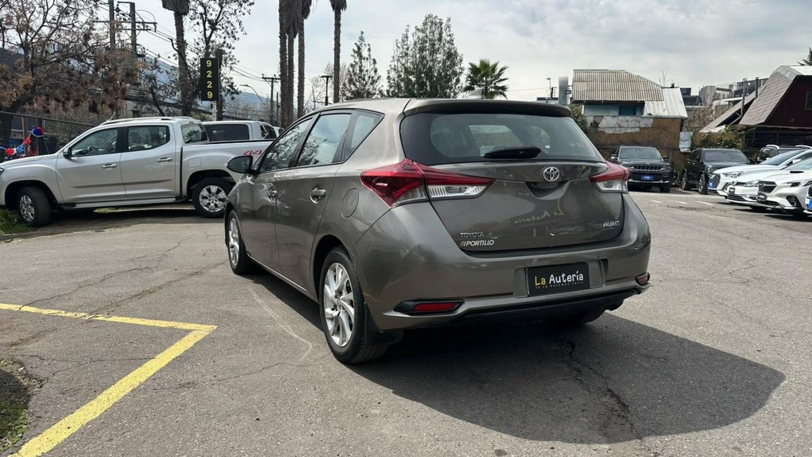 Toyota AURIS HATCH BACK 1.6 AUT 2019 - Imagen 3 de 19