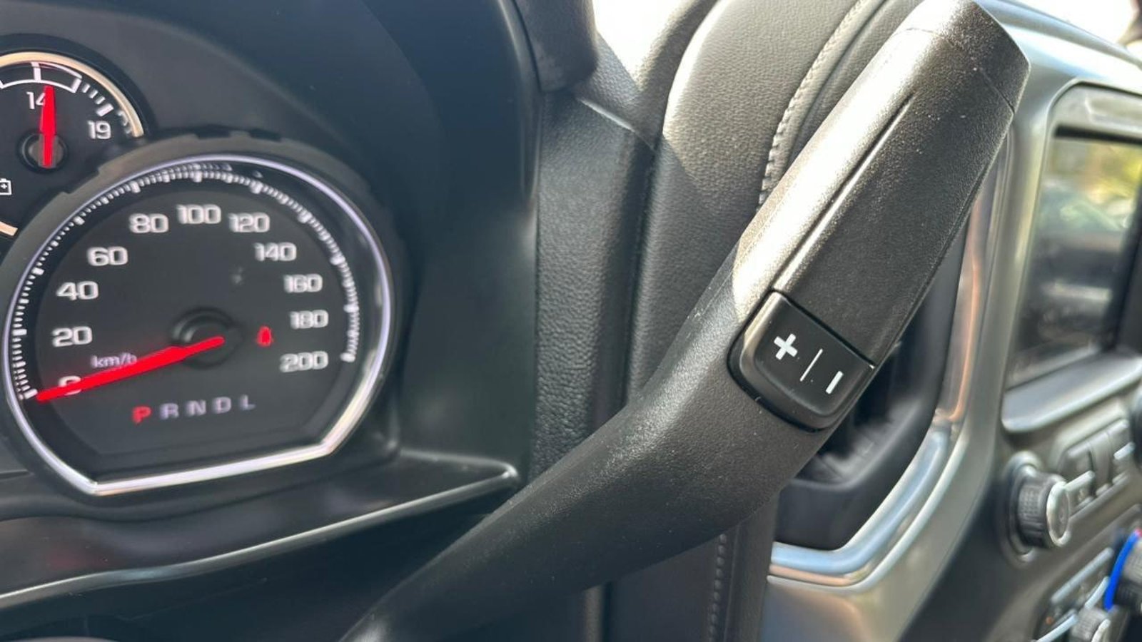 Chevrolet SILVERADO 5.3L DOBLE CAB 4P AT 2021 - Imagen 19 de 20
