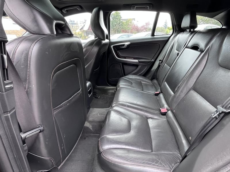 Volvo V60CC D4 LTD AWD 2.4 AUT 2016 - Imagen 17 de 19