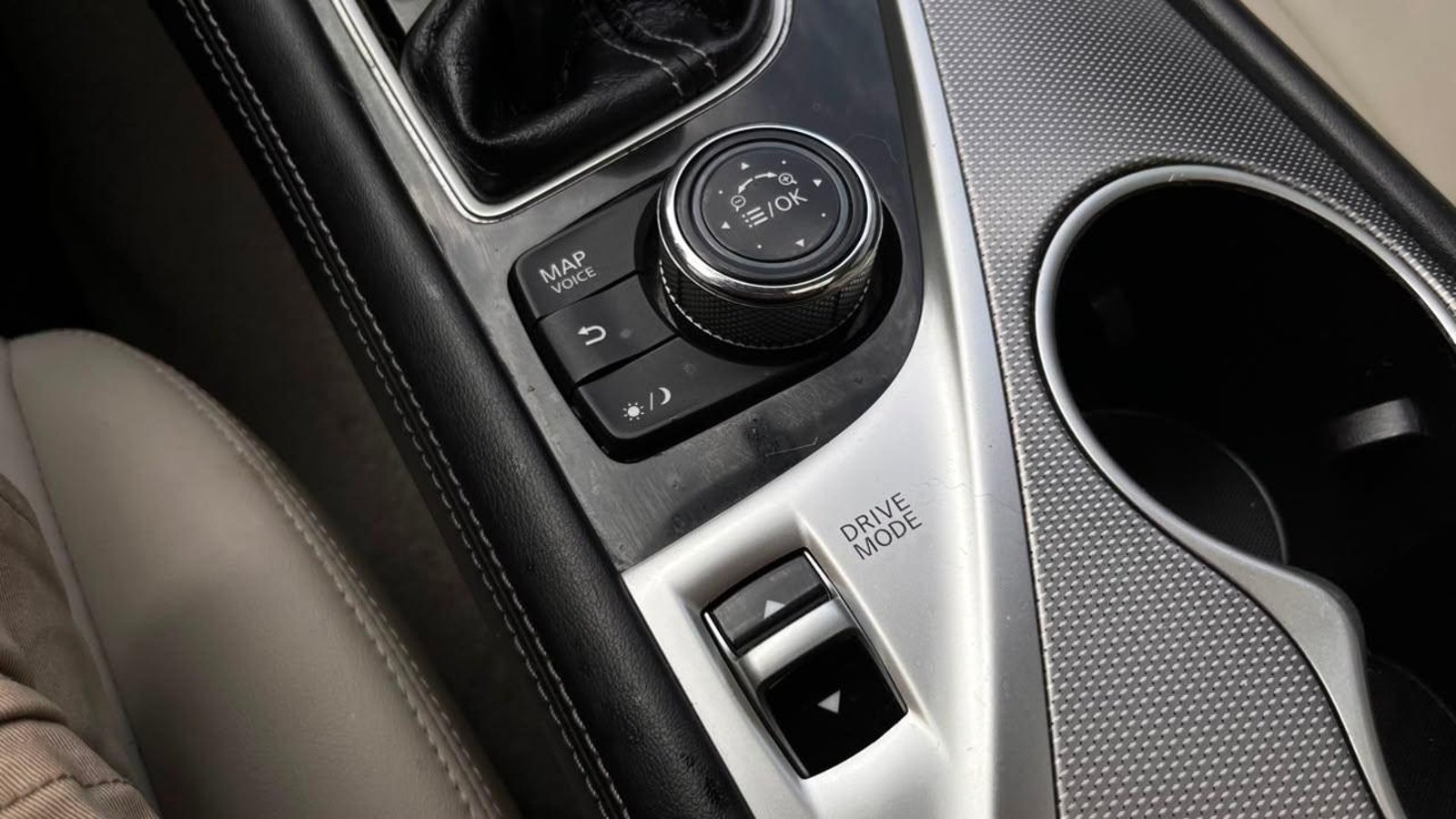 Infiniti Q50 2018 - Imagen 8 de 18