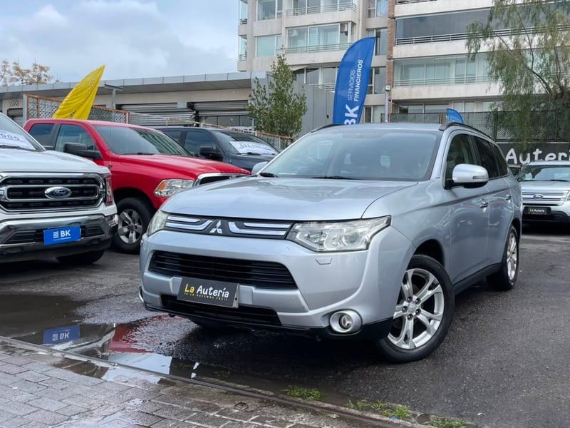 Mitsubishi OUTLANDER 2014