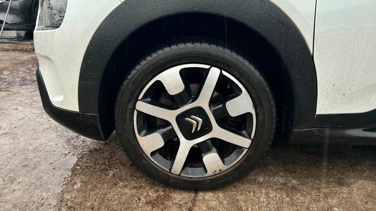 Citroën NEW CACTUS BLUEHDI HB 1.5 AUT 2020 - Imagen 5 de 15