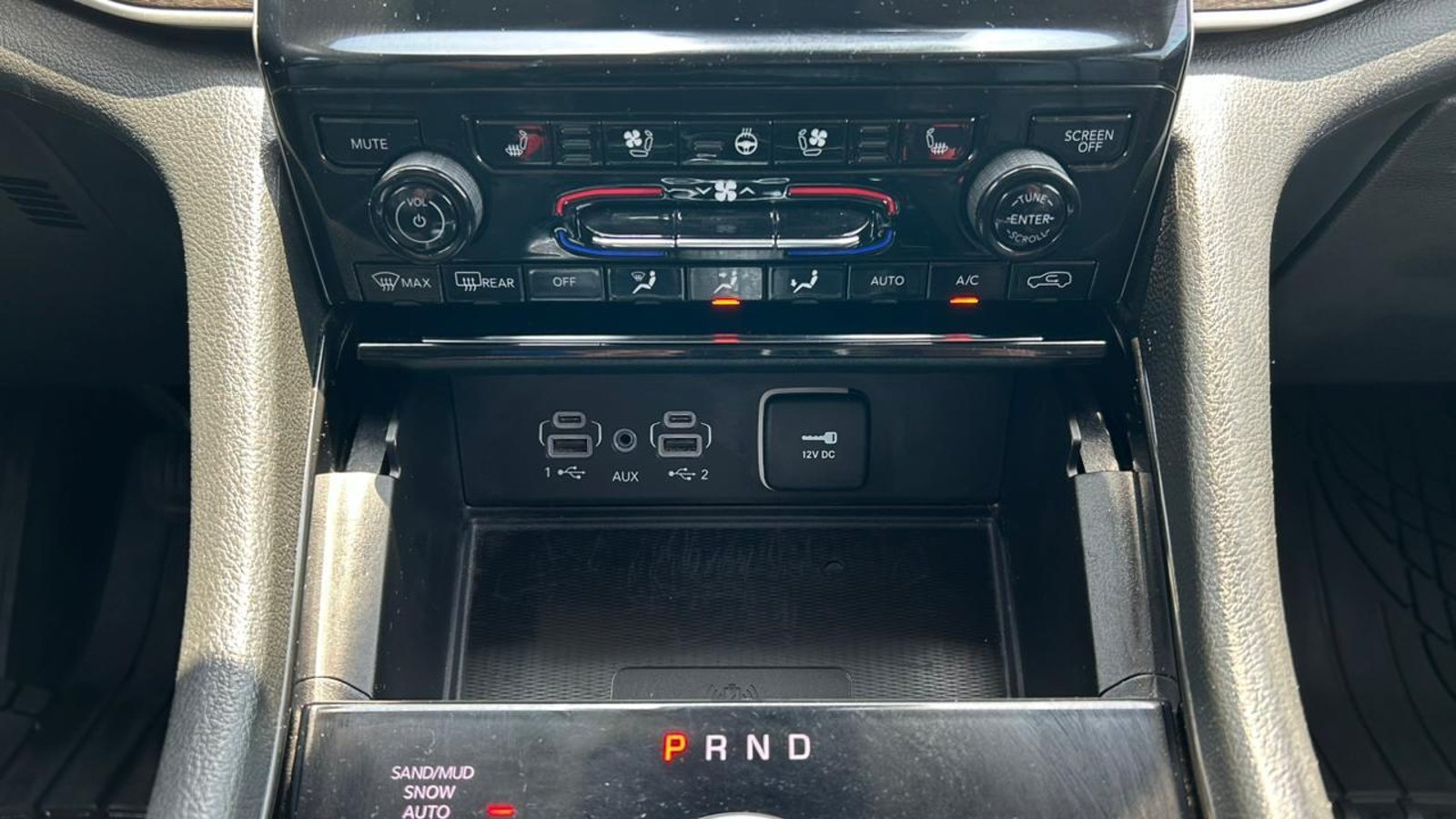 Jeep Grand Cherokee 2024 - Imagen 15 de 20