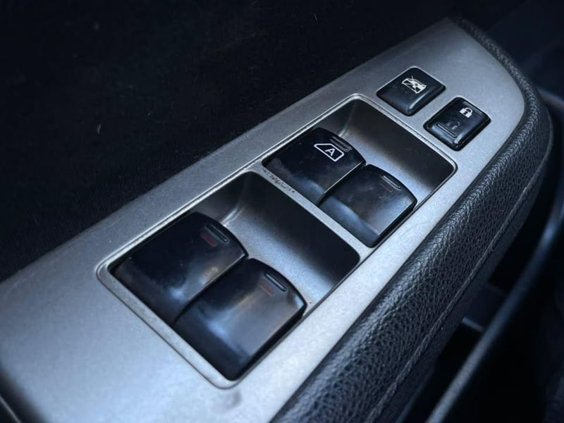 Nissan TIIDA 2012 - Imagen 14 de 15