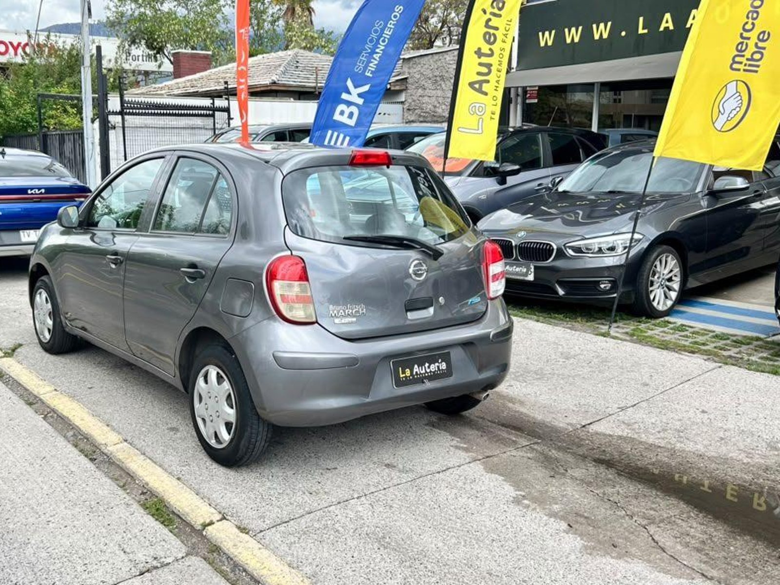 Nissan MARCH 2017 - Foto 4 de 17