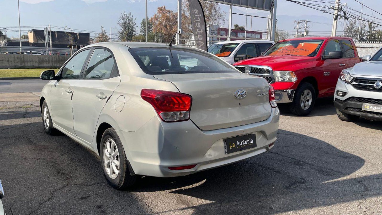 HYUNDAI VERNA 2020 - Foto 4 de 13