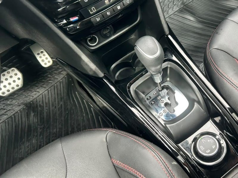 Peugeot 2008 2018 - Imagen 16 de 20