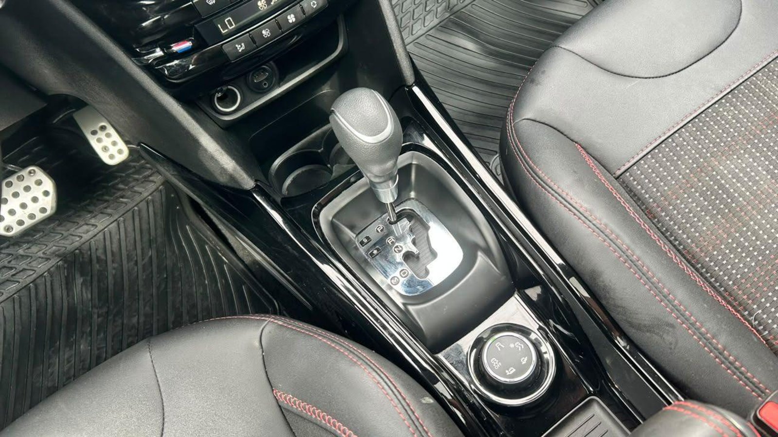 Peugeot 2008 2018 - Imagen 16 de 20