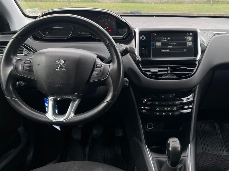 Peugeot 208 2016 - Imagen 10 de 16