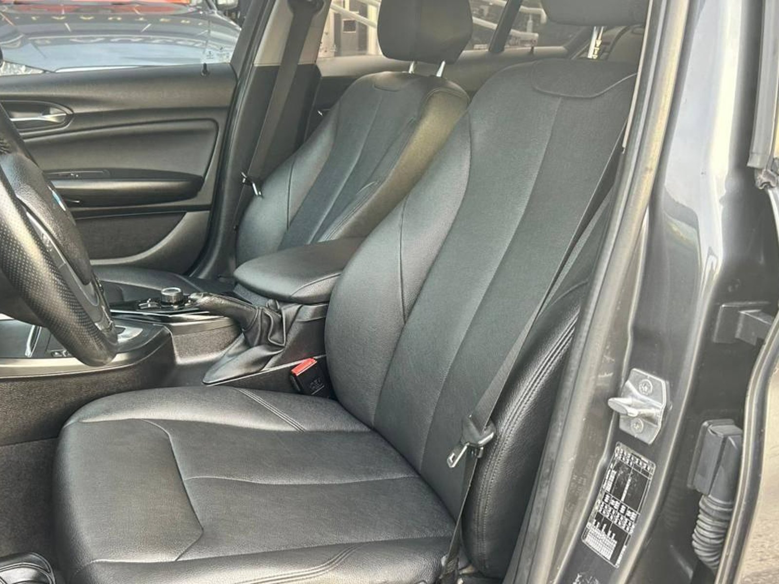 BMW 118I 2018 - Foto 5 de 20