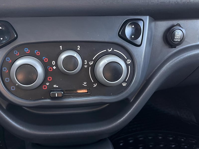 RAM VAN 700 2021 - Imagen 7 de 12