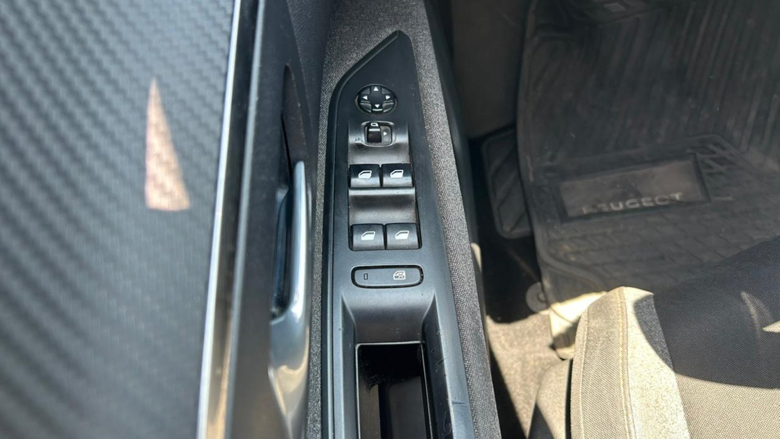 Peugeot 3008 2018 - Imagen 8 de 20
