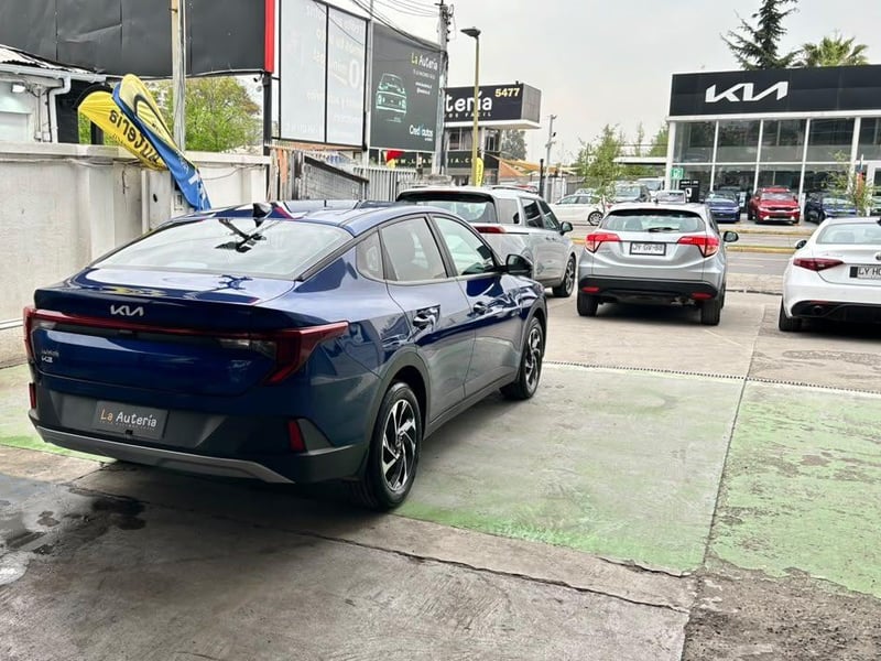 Kia K3 2025 - Imagen 3 de 20