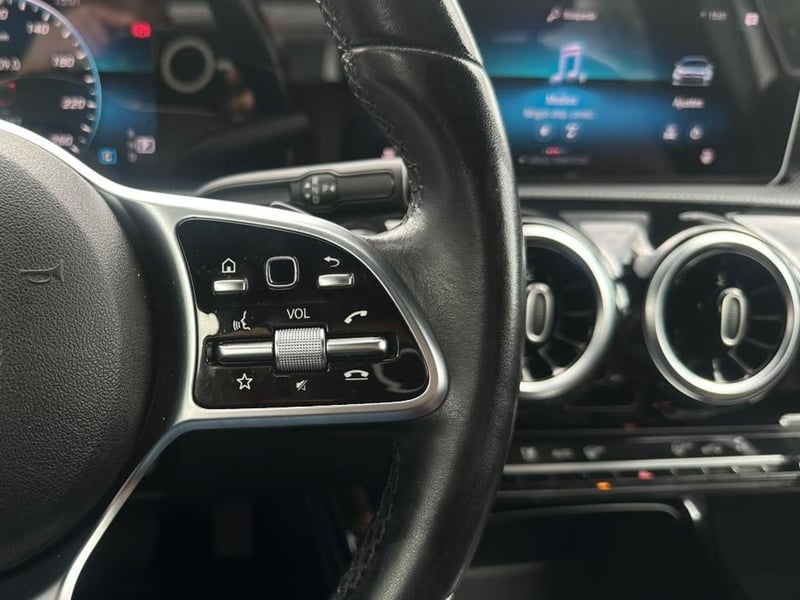 Mercedes-Benz A200 D HB 1.9 AUT 2020 - Imagen 16 de 20