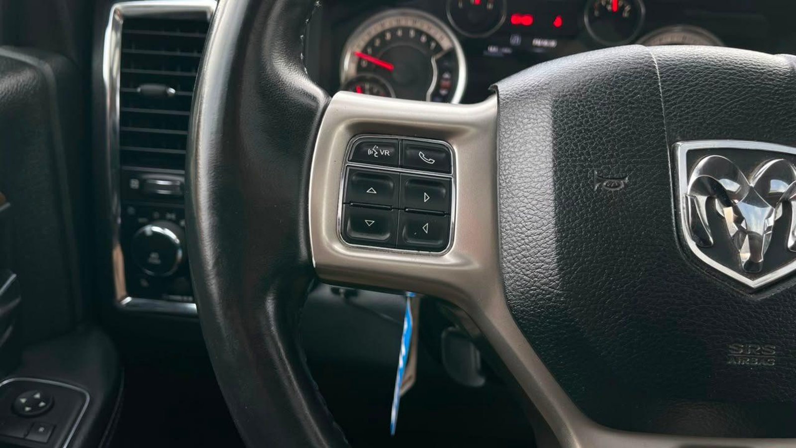 Dodge RAM 1500 LARAMIE 2017 - Imagen 11 de 16