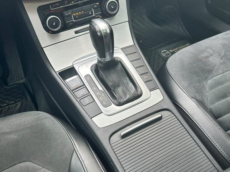 Volkswagen PASSAT 2013 - Imagen 13 de 20
