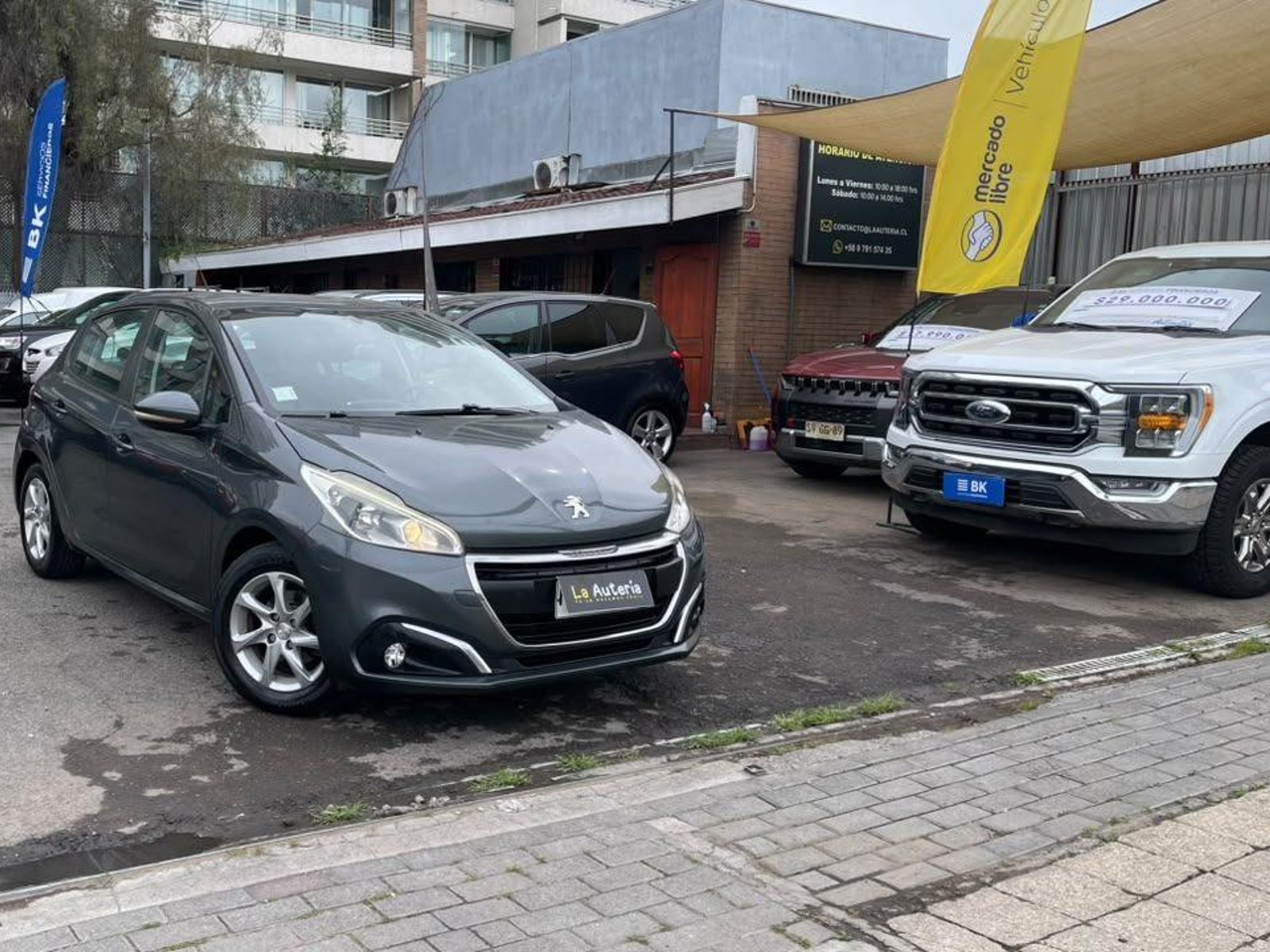 Peugeot 208 2016 - Foto 2 de 16