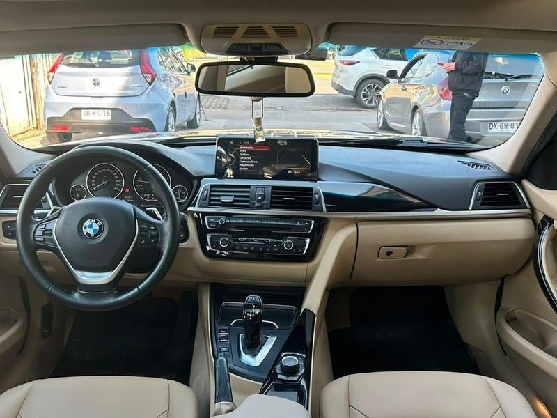 BMW 320I 2016 - Imagen 9 de 20