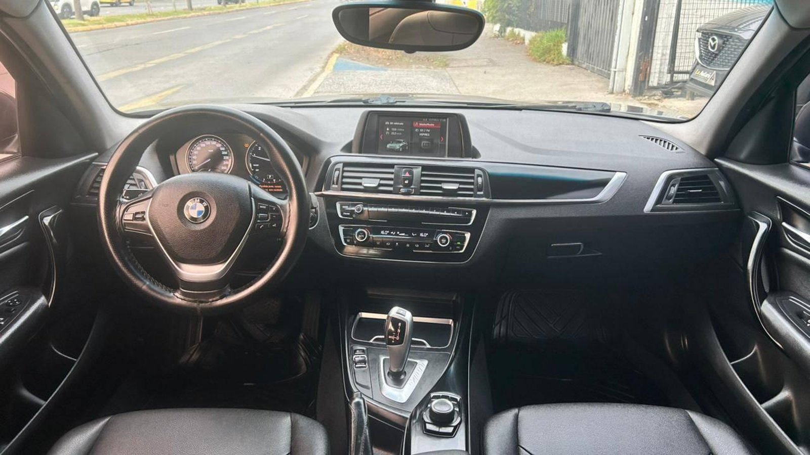 BMW 118I 2018 - Imagen 10 de 20