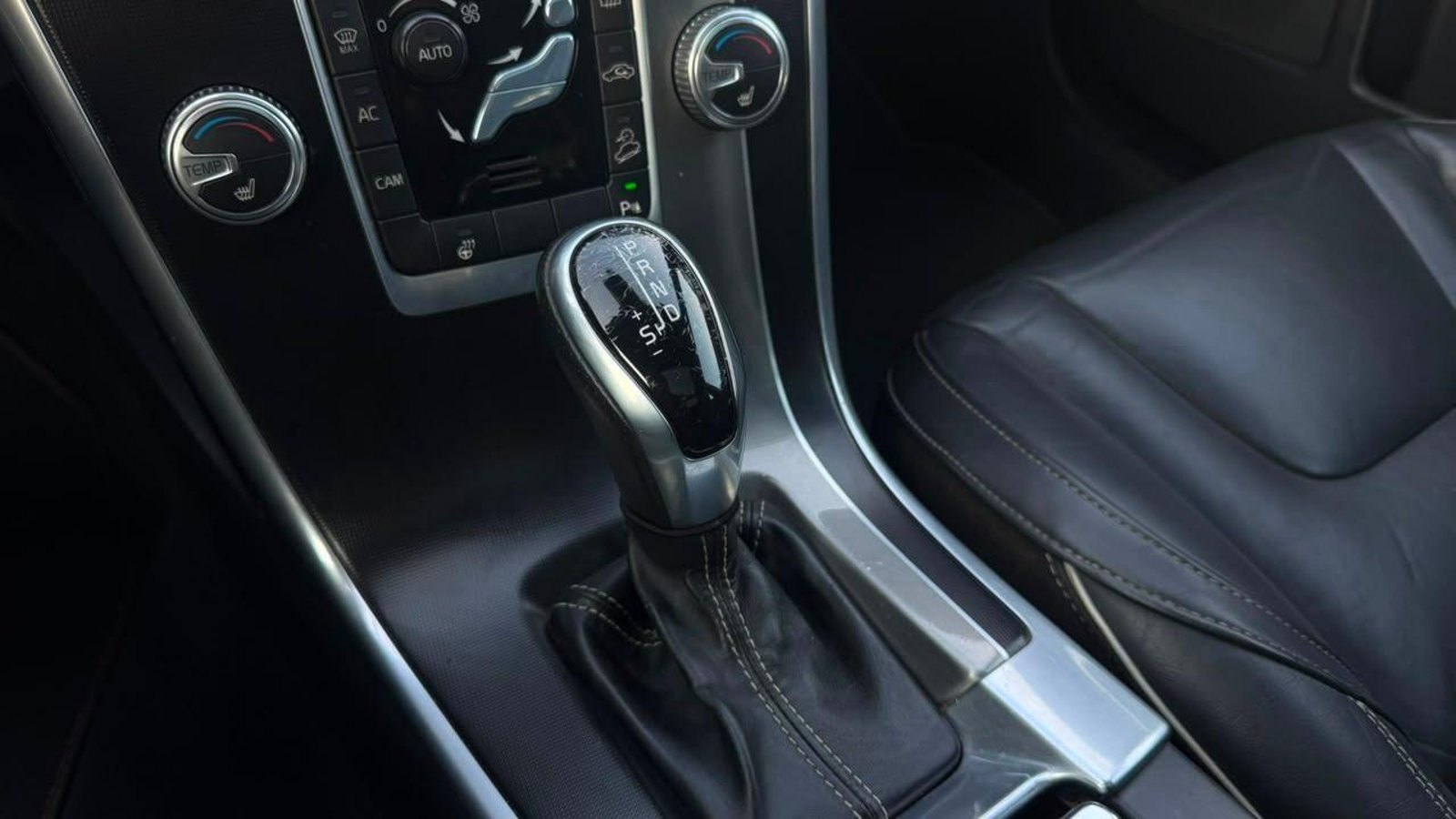 VOLVO XC60 2016 - Imagen 15 de 20