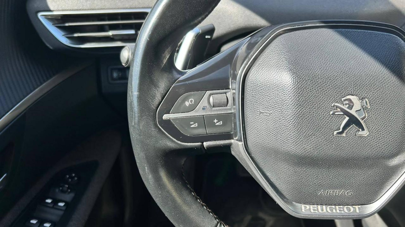 Peugeot 3008 2018 - Imagen 18 de 20