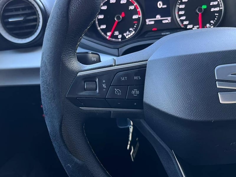 SEAT IBIZA 2023 - Imagen 12 de 16