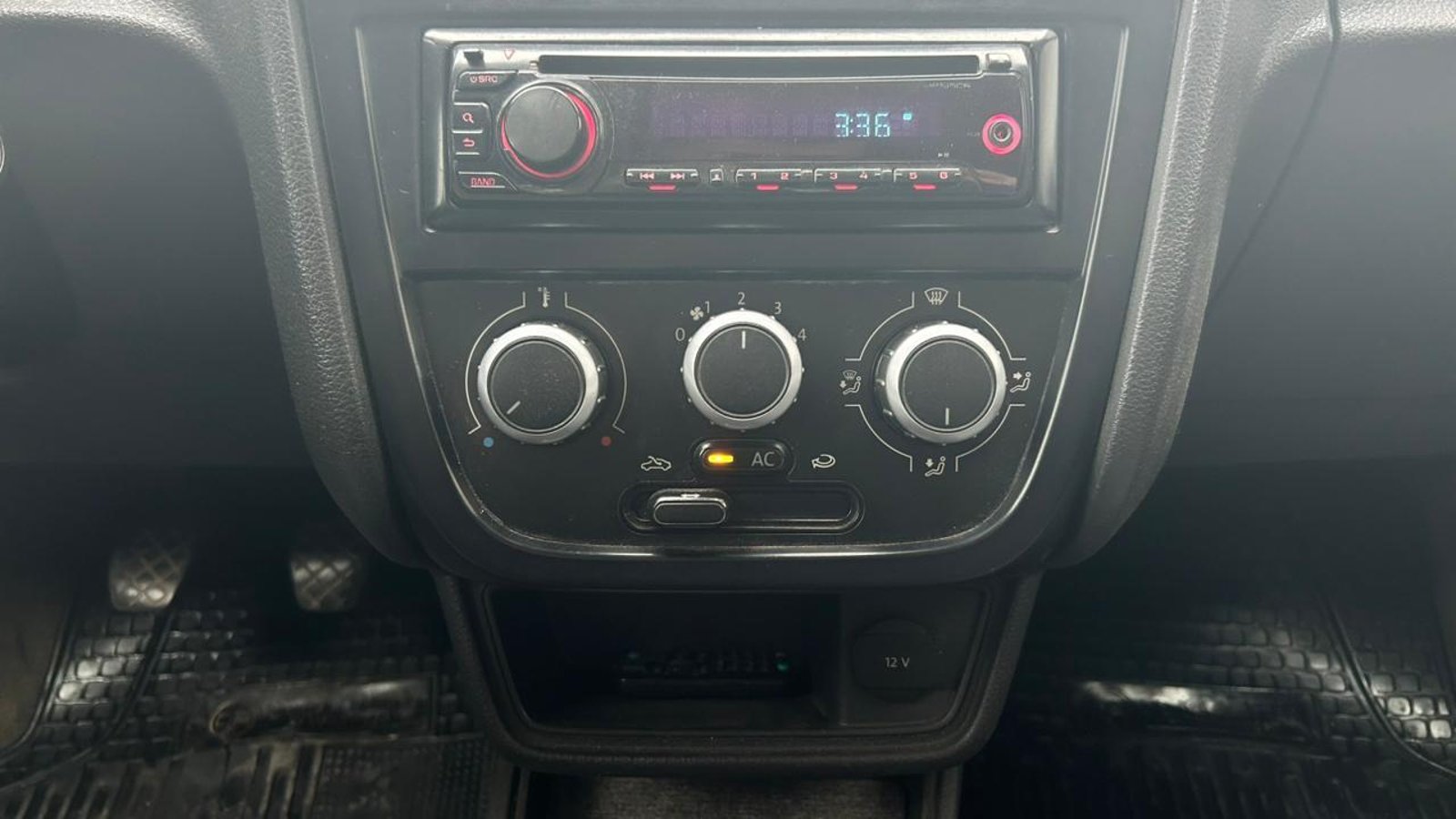 VOLKSWAGEN GOL 2011 - Imagen 13 de 16