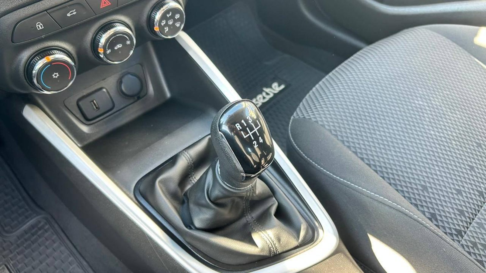 Chevrolet Onix 2021 - Imagen 14 de 20