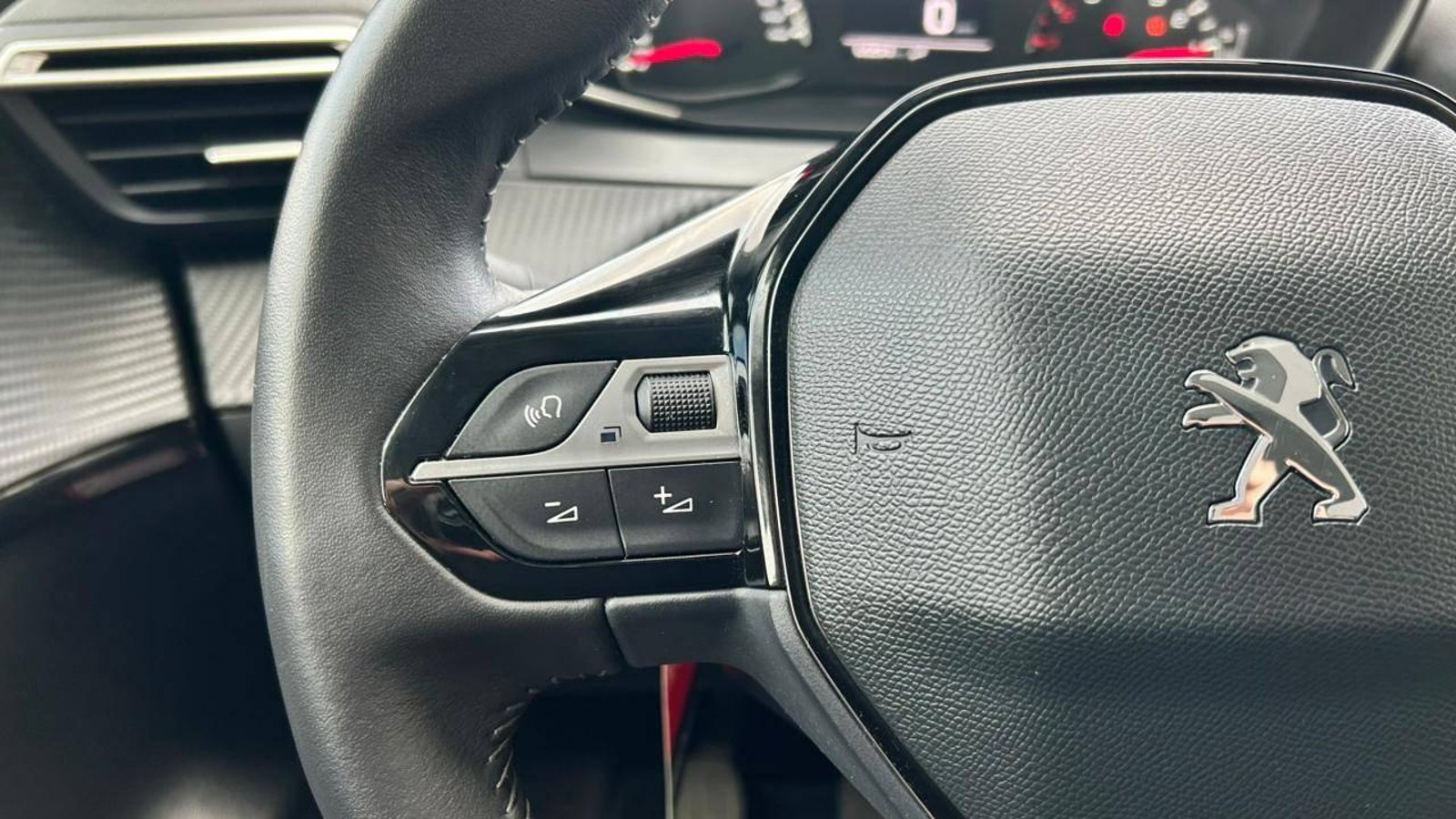 Peugeot 208 2024 - Imagen 15 de 20
