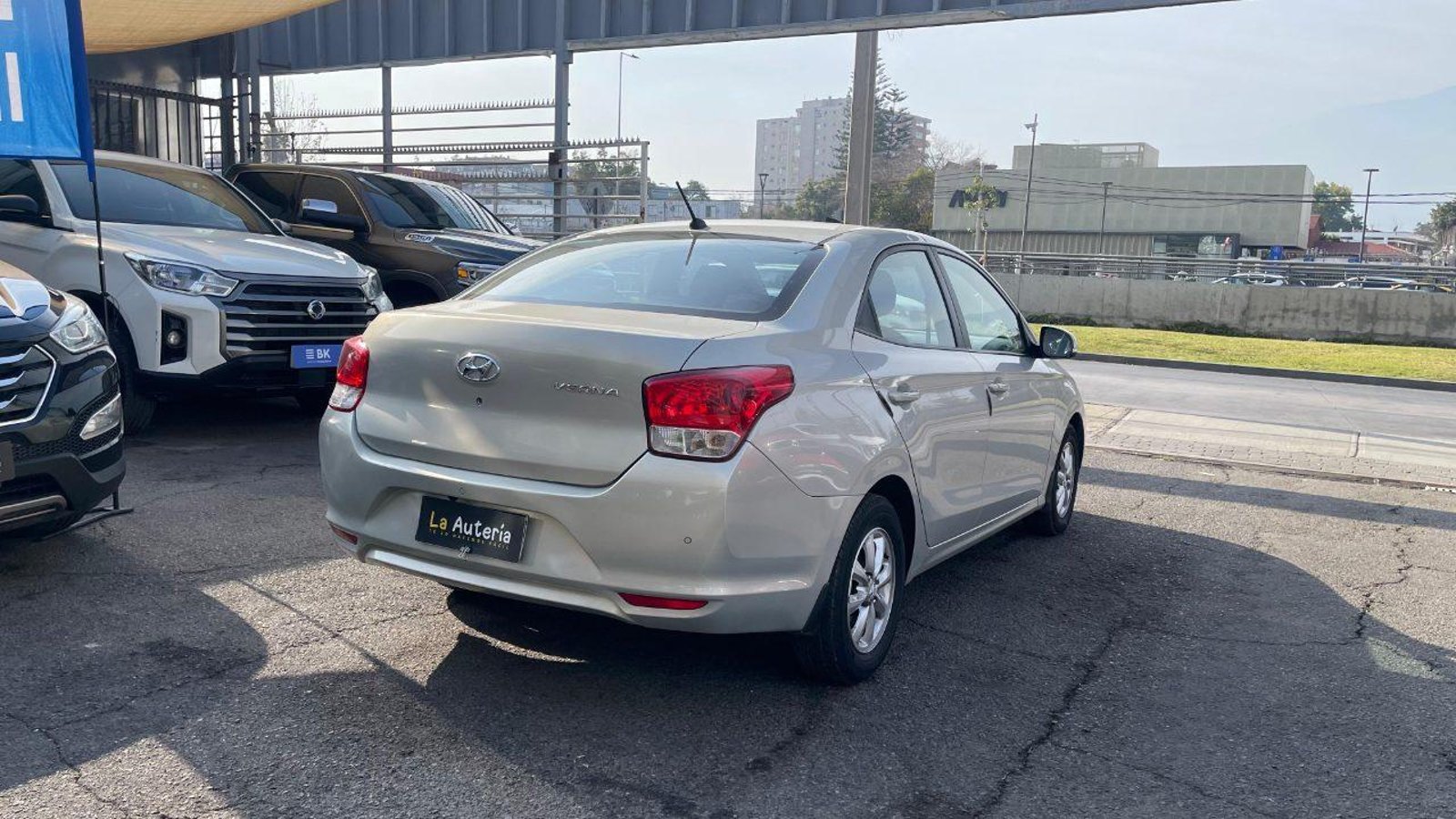 HYUNDAI VERNA 2020 - Foto 3 de 13