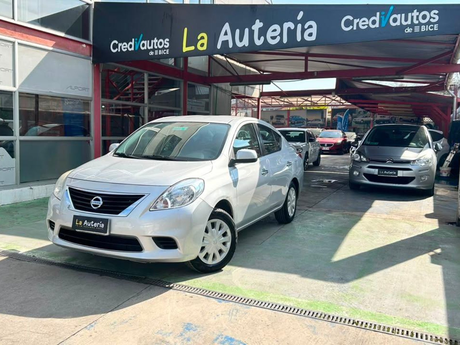 Nissan VERSA SENSE AUT 2013 - Foto 3 de 20