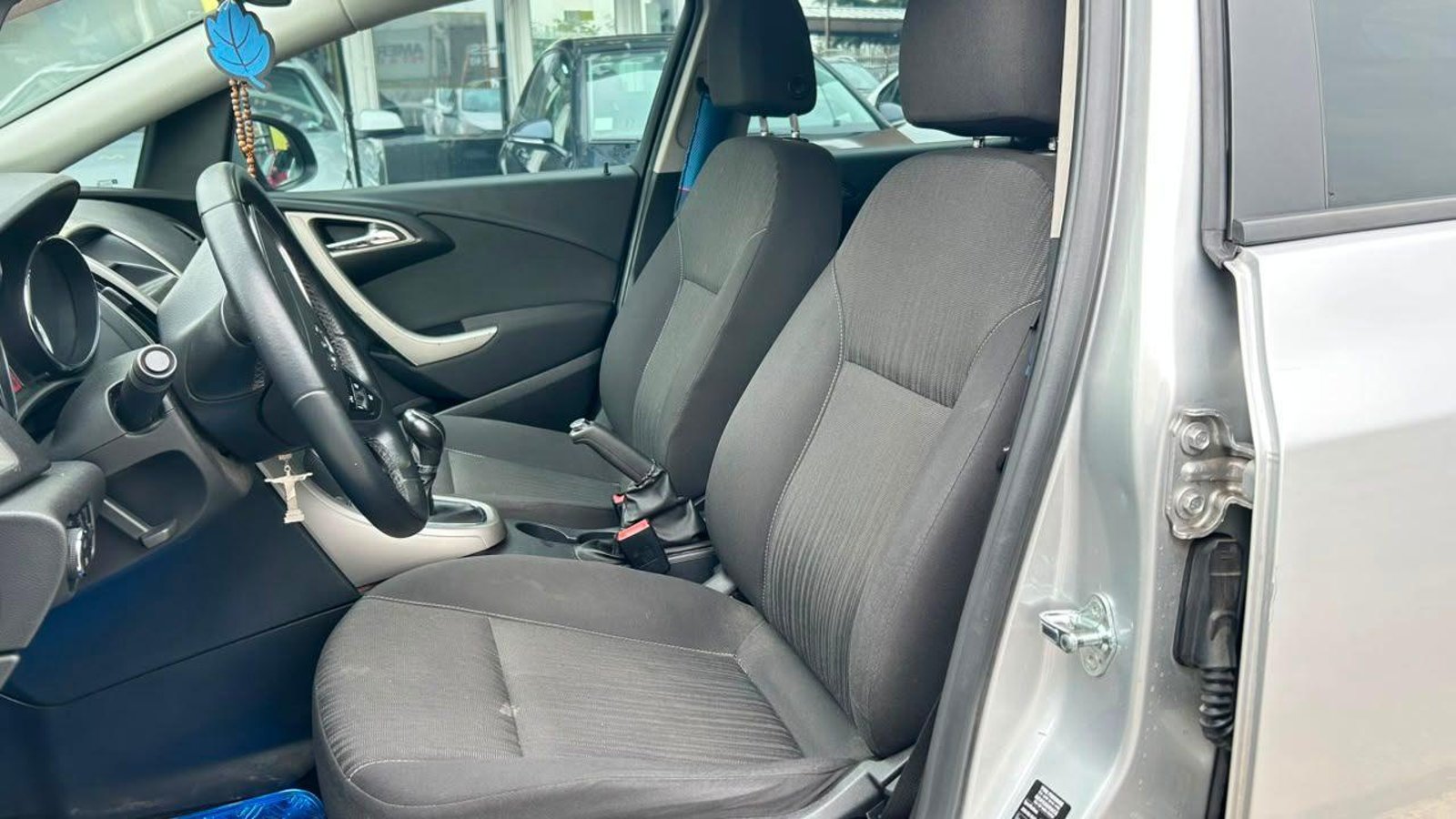 Opel Astra 2013 - Imagen 6 de 19