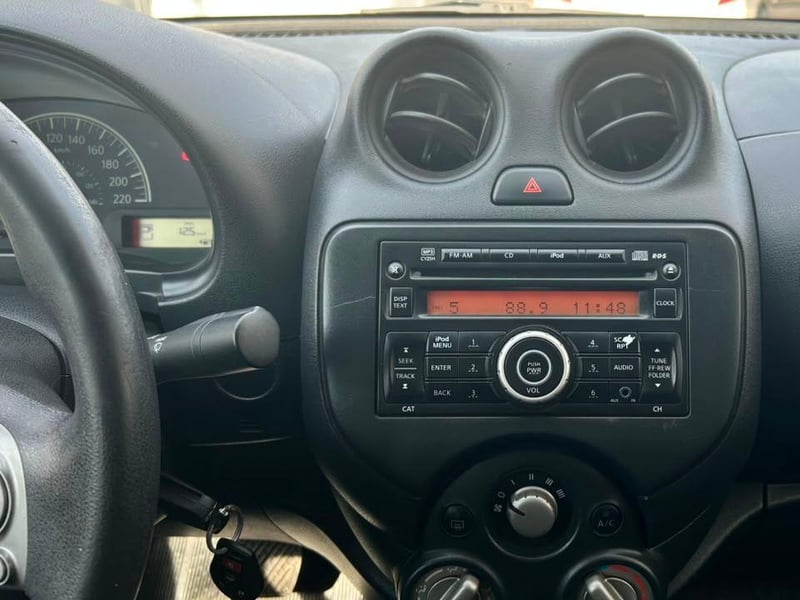 Nissan VERSA SENSE AUT 2013 - Imagen 14 de 20