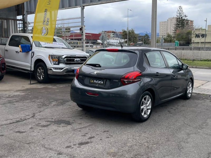 Peugeot 208 2016 - Imagen 3 de 16