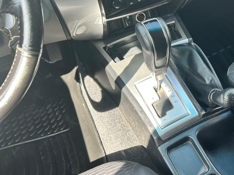 Mitsubishi MONTERO SPORT 2012 - Imagen 14 de 20