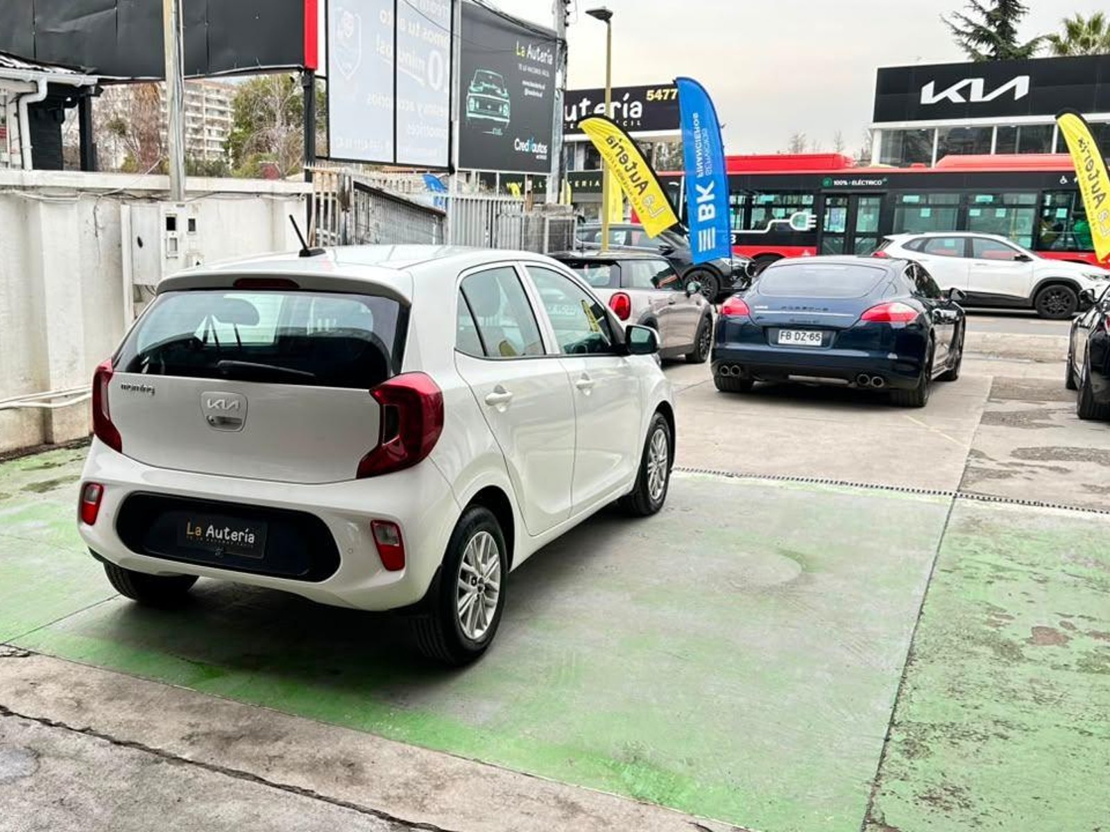 Kia Morning 2023 - Foto 3 de 20