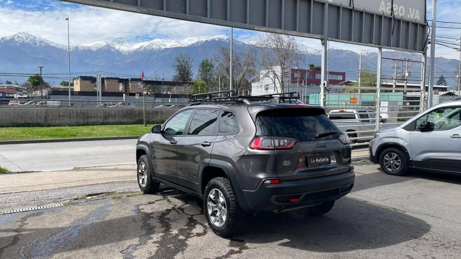 Jeep CHEROKEE TRAILHAWK 4X4 3.2 AUT 2019 - Imagen 4 de 18